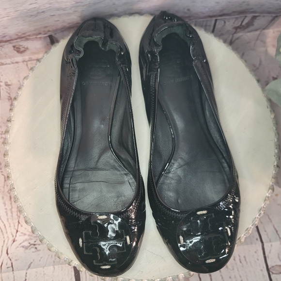 Tory Burch Women's Minnie Black Patent Leather Womens Ballet Travel Shoe - Picture 5 of 15